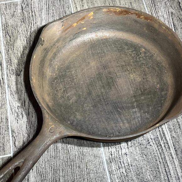 Vintage WAGNER SIDNEY-O No 6 Cast Iron Skillet 1056 L  9" - Picture 2 of 5